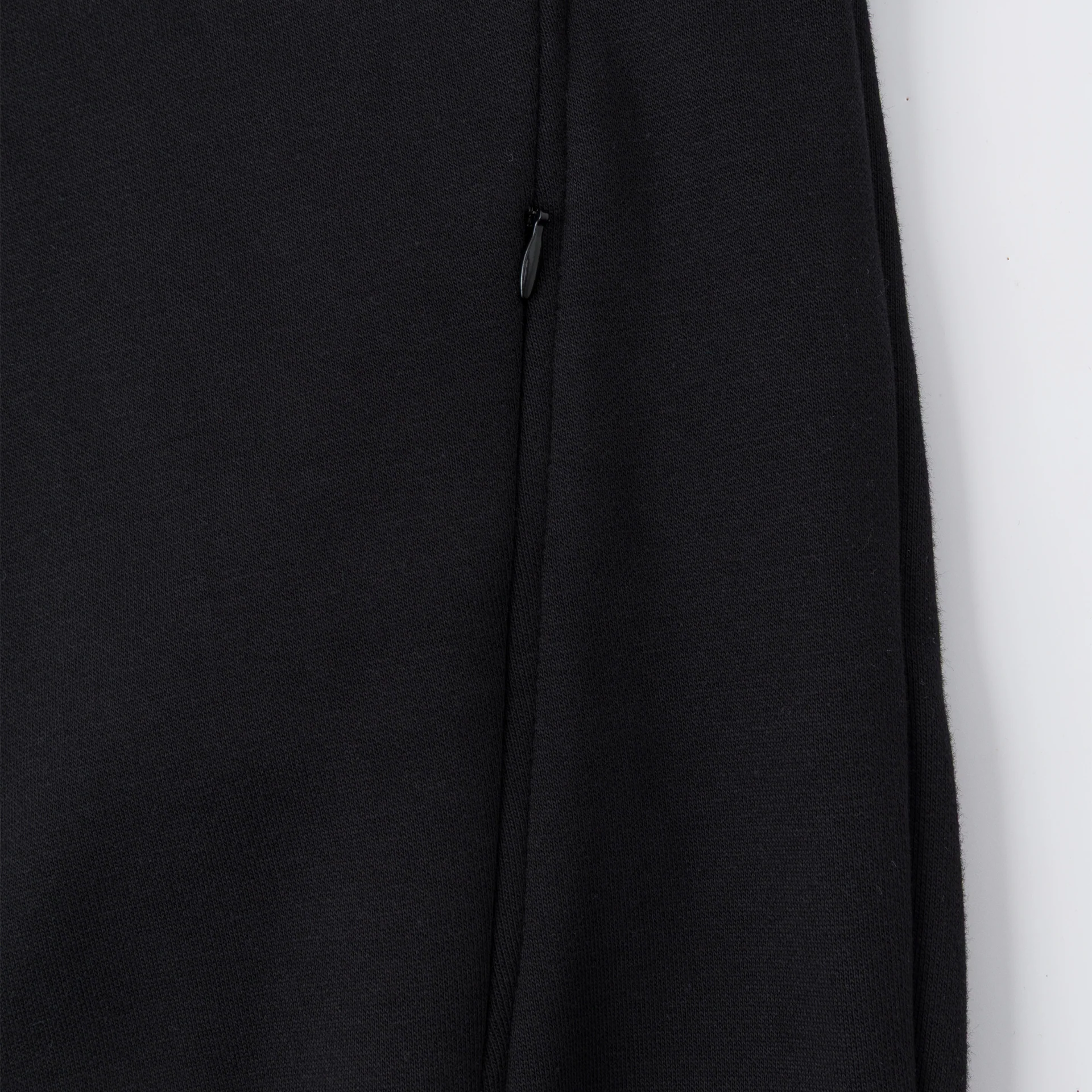 MERTRA X UMBRO WARM UP JOGGERS - BLACK